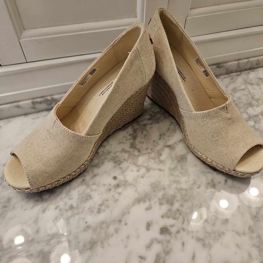 Toms Cream Wedge Espradilles with Gold Thread Detail